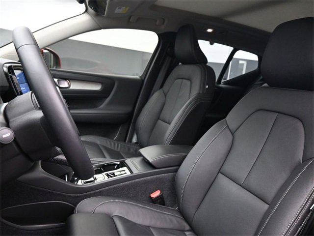 Used 2023 Volvo XC40 B5 Plus w/ Driver Assist Package image 9
