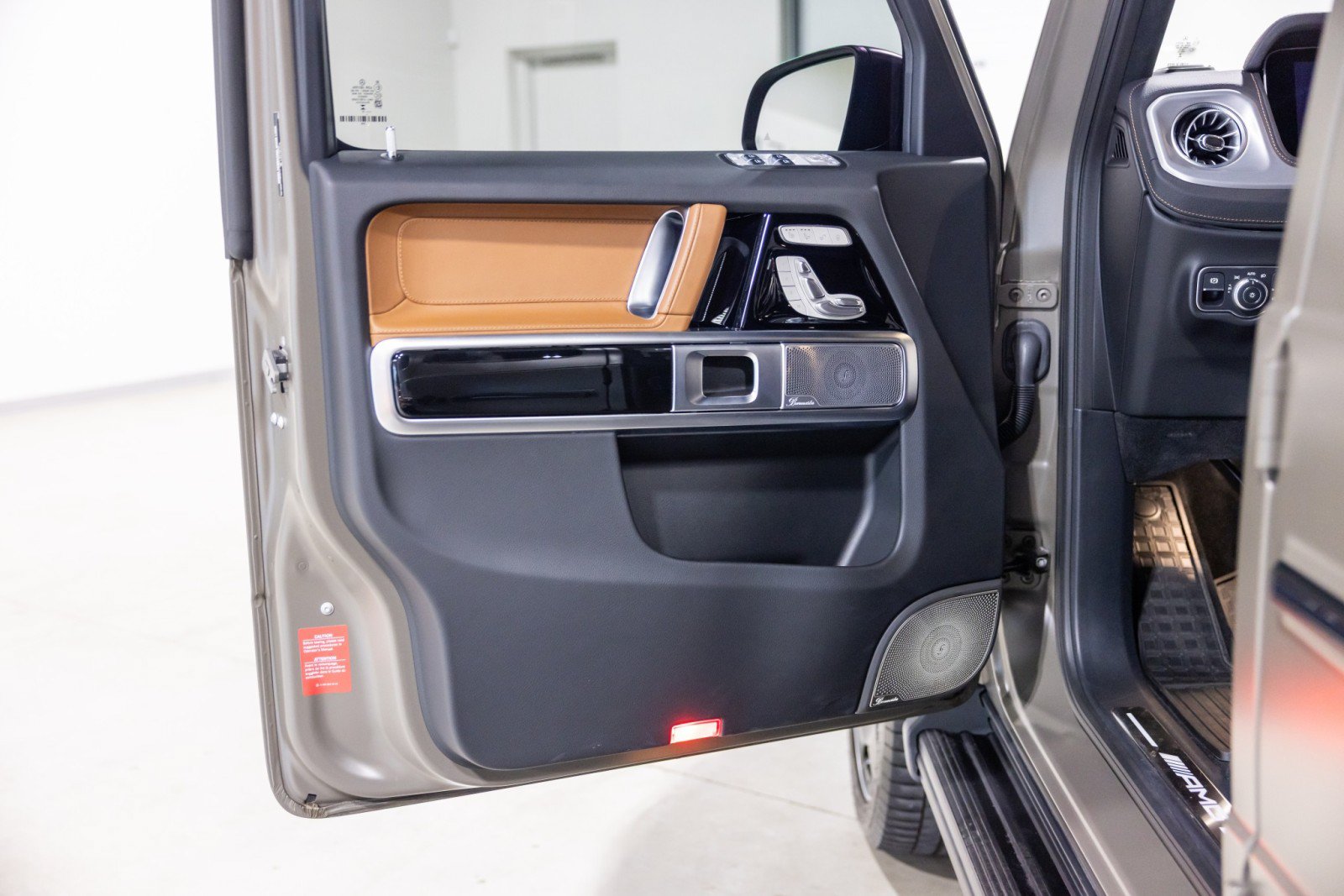 Used 2025 Mercedes-Benz G 63 AMG 4MATIC w/ Night Package Magno image 27