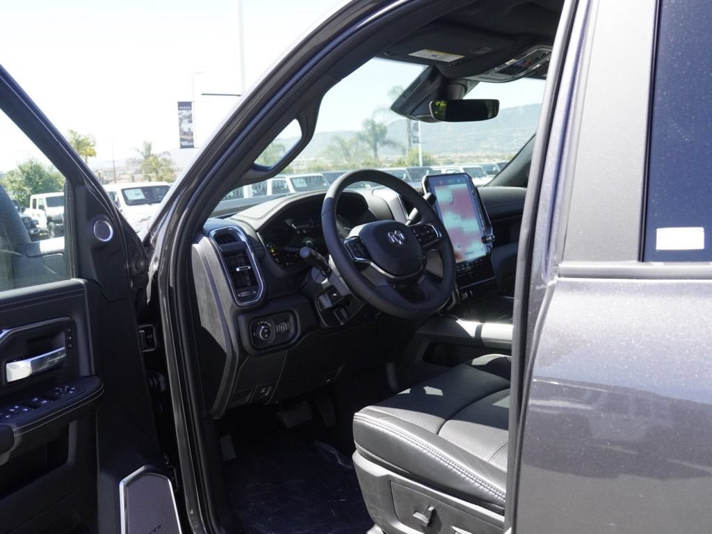 New 2026 RAM 2500 Laramie AWD/4WD image 19