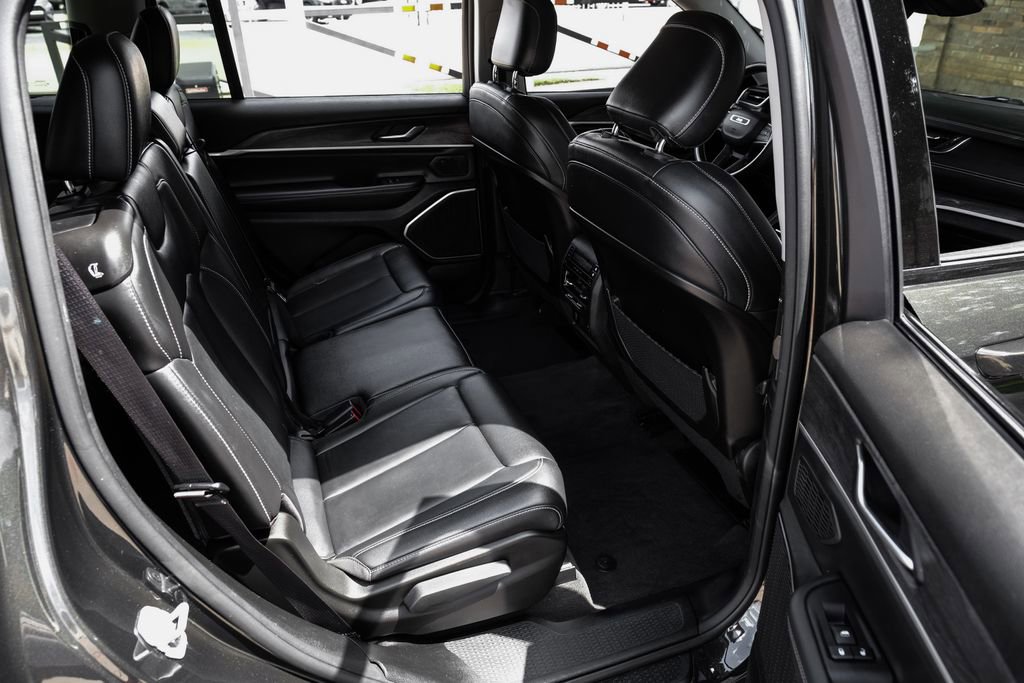 Used 2022 Jeep Grand Cherokee L Limited RWD image 46