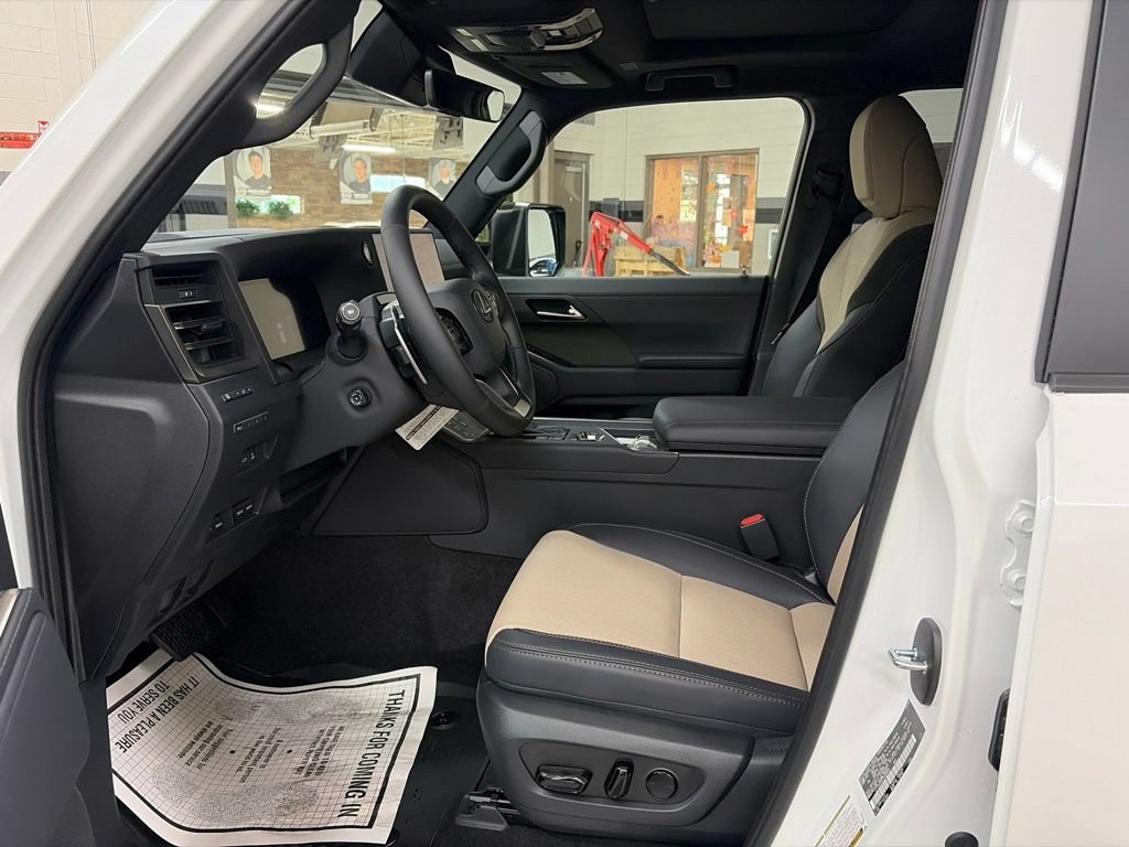 New 2026 Lexus GX 550 AWD/4WD image 16