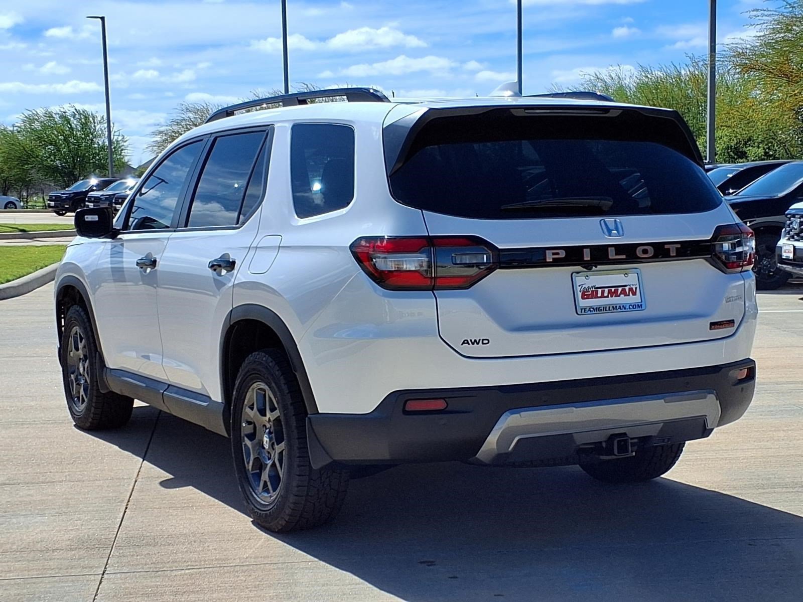 New 2026 Honda Pilot TrailSport image 2