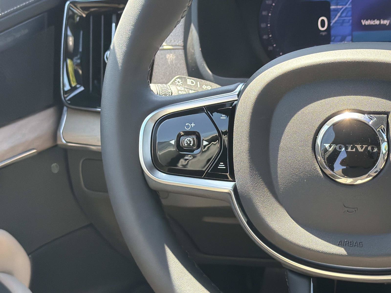 New 2027 Volvo XC90 B6 Bright AWD/4WD image 8