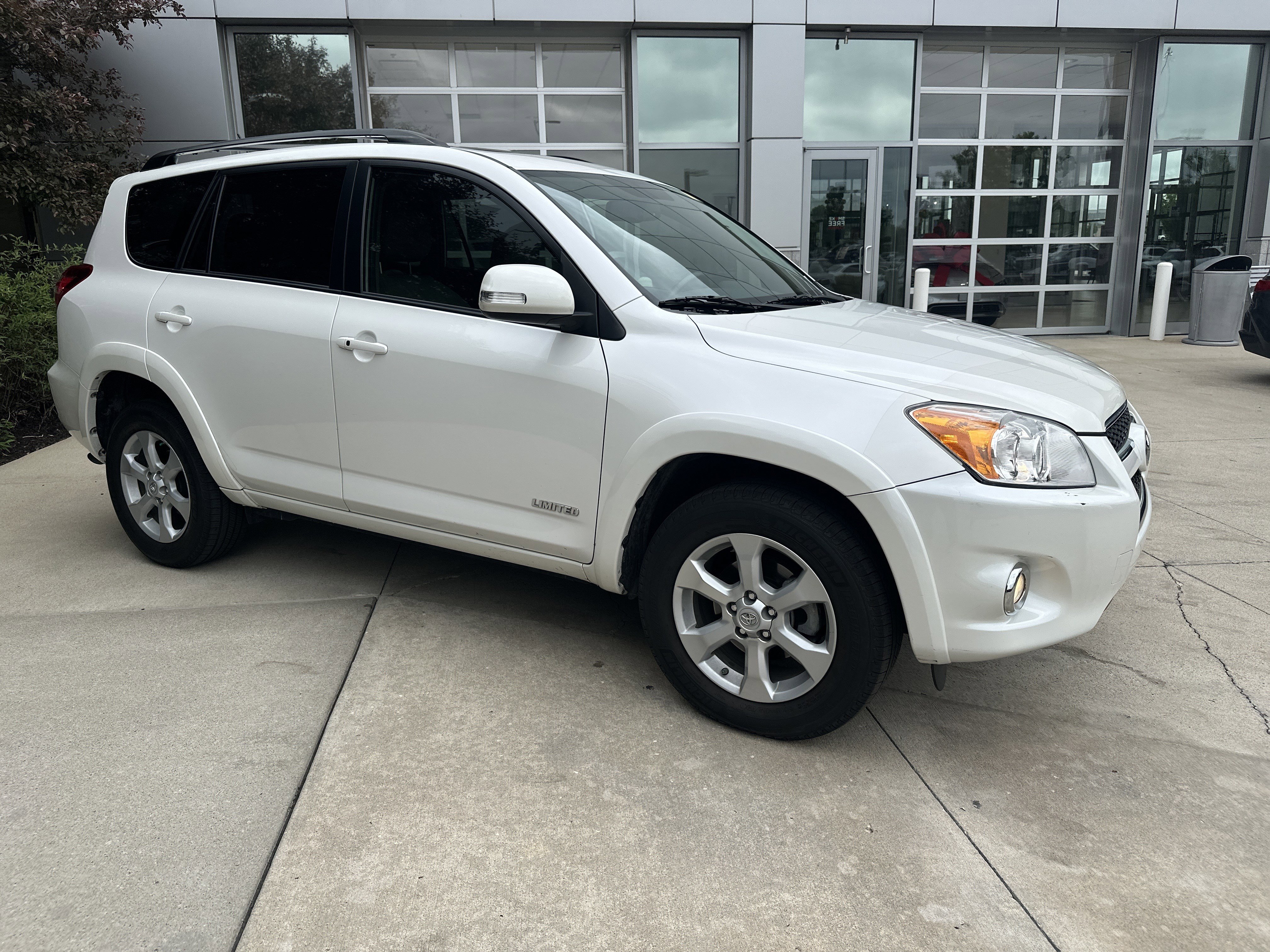 Used 2012 Toyota RAV4 Limited w/ Premium Plus Value Pkg AWD/4WD video 2