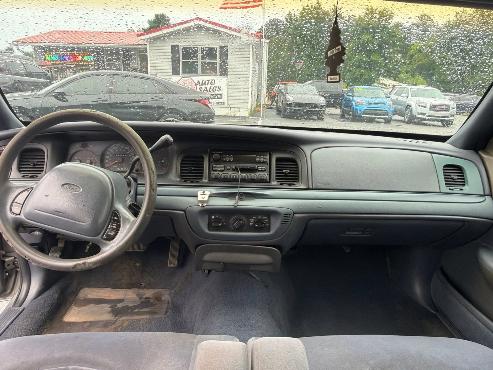 Used 1999 Ford Crown Victoria Police Interceptor RWD image 10