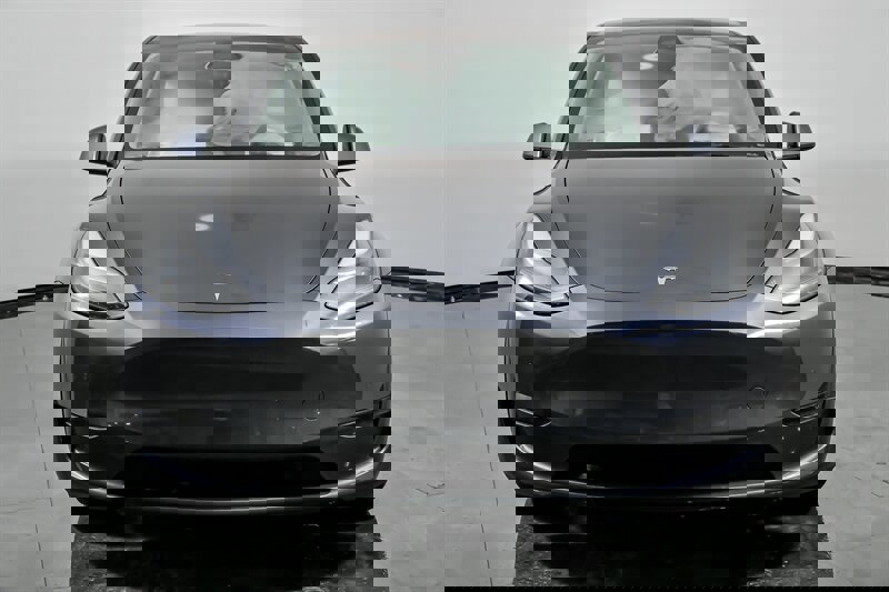 Used 2022 Tesla Model Y Long Range image 4