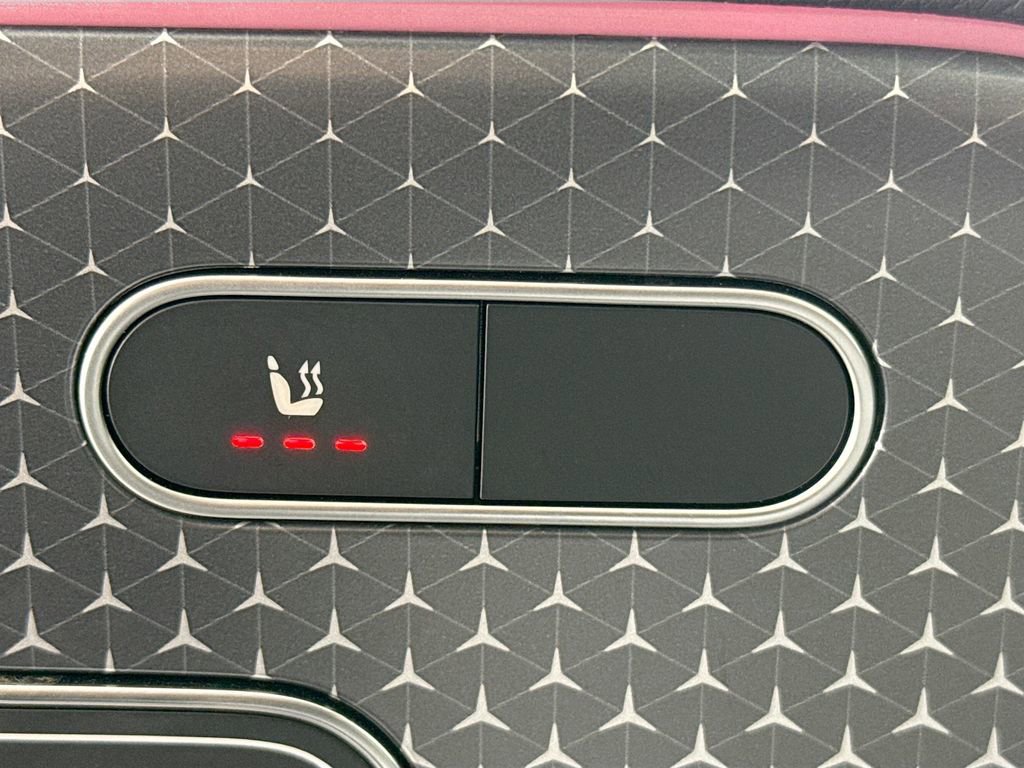 Used 2024 Mercedes-Benz GLB 250 w/ Exclusive Package image 20