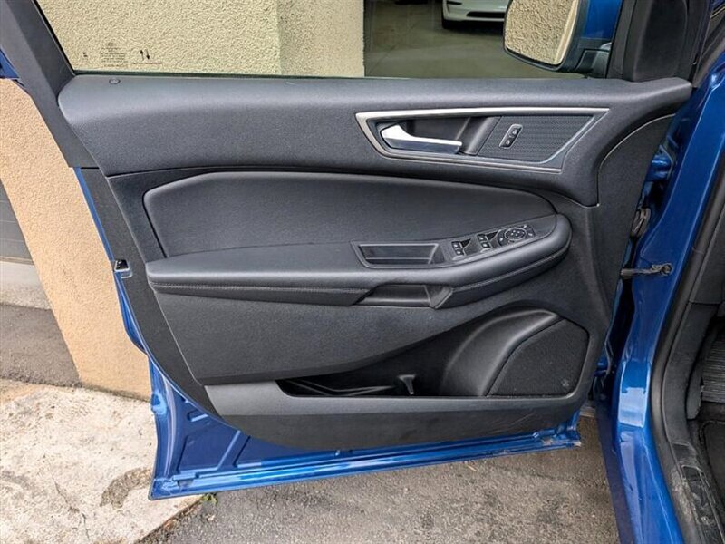 Used 2024 Ford Edge SEL AWD/4WD image 18