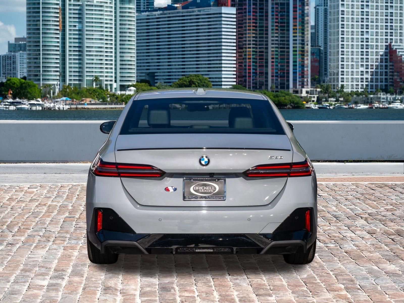 Used 2025 BMW 530i w/ M Sport Package RWD image 6