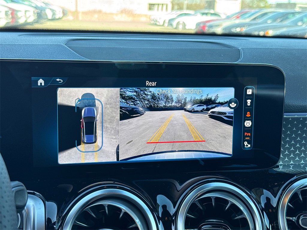 New 2025 Mercedes-Benz GLB 35 AMG 4MATIC image 32