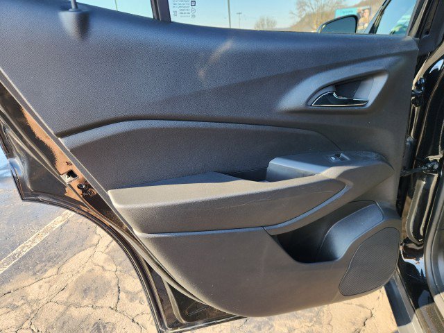 Used 2024 Chevrolet Trax RS w/ Sunroof Package image 23