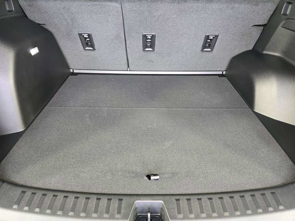New 2026 Chevrolet Equinox LT w/ Safety and Technology Package FWD image 36