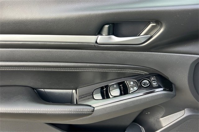 Used 2023 Nissan Altima 2.5 SL image 14