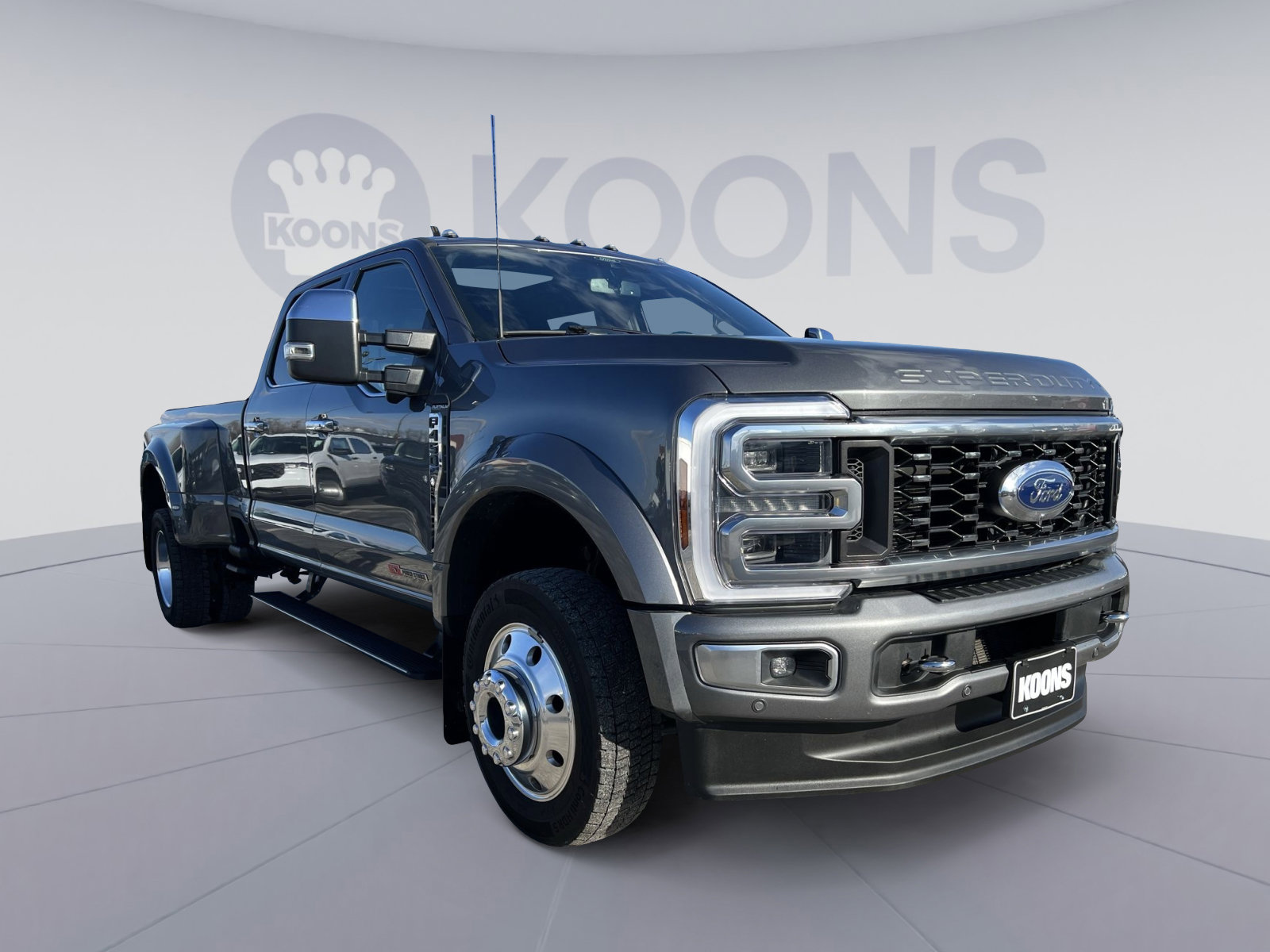 Used 2024 Ford F450 Platinum w/ FX4 Off-Road Package image 10