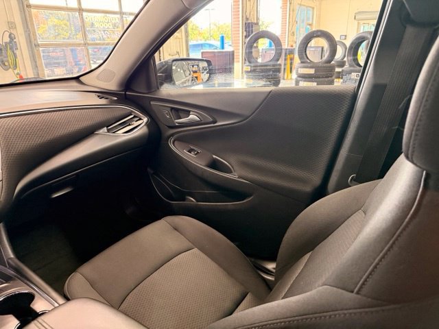 Used 2018 Chevrolet Malibu LT FWD image 17