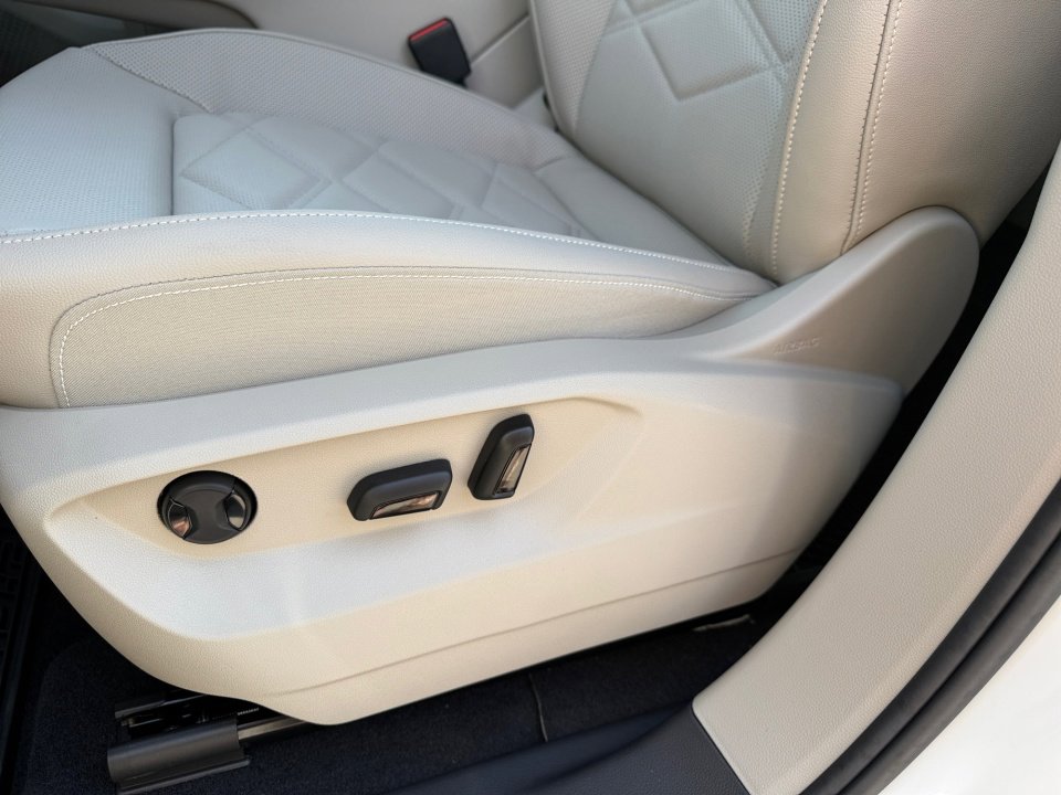 New 2026 Volkswagen Atlas SE image 30