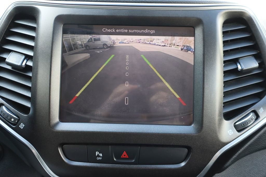 Used 2019 Jeep Cherokee Trailhawk AWD/4WD image 13