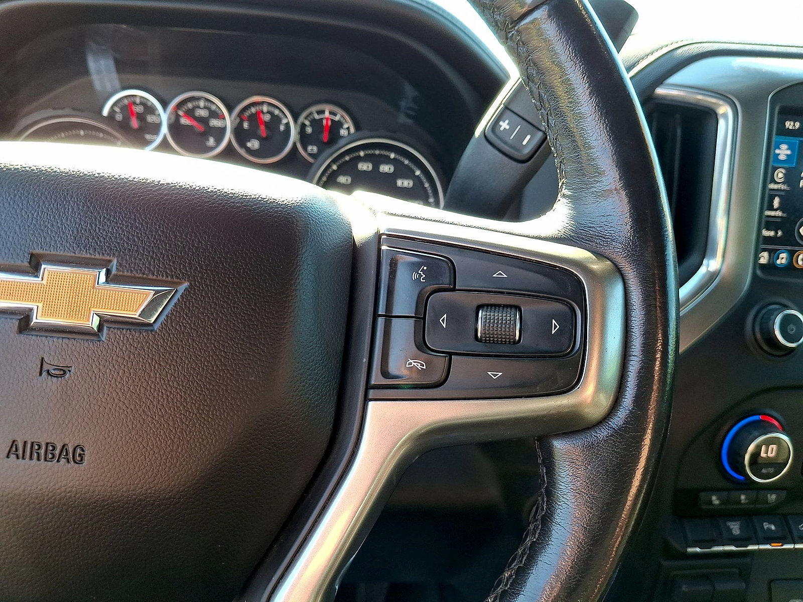 Used 2021 Chevrolet Silverado 3500 LTZ w/ LTZ Plus Package AWD/4WD image 18