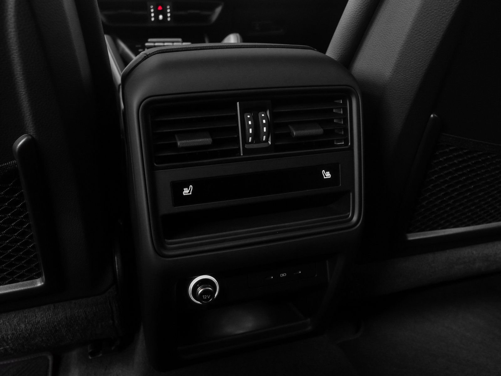 Certified 2025 Porsche Cayenne AWD/4WD image 36