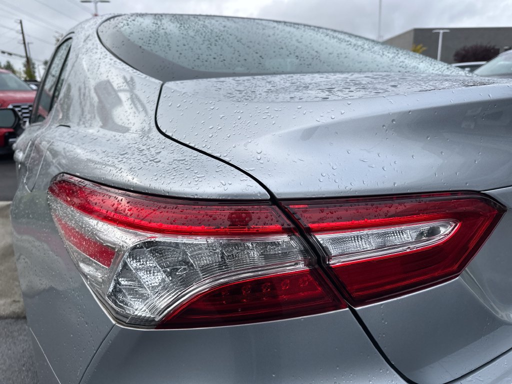 Used 2018 Toyota Camry XLE FWD image 10