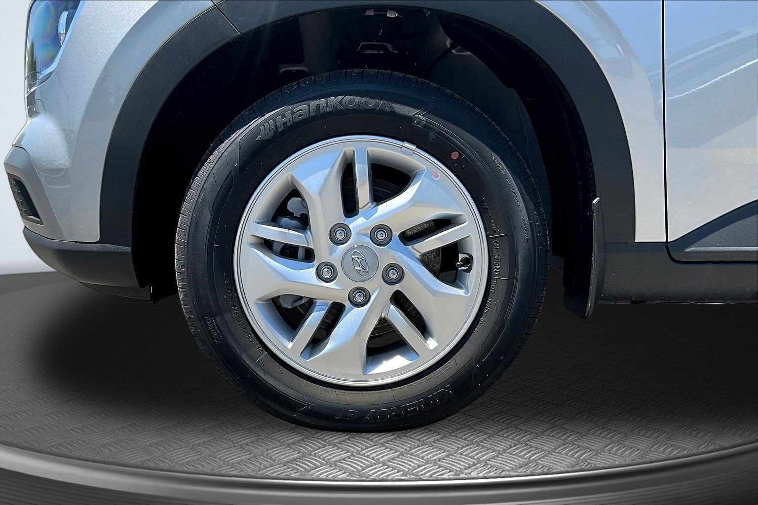 New 2026 Hyundai Venue SE FWD image 14