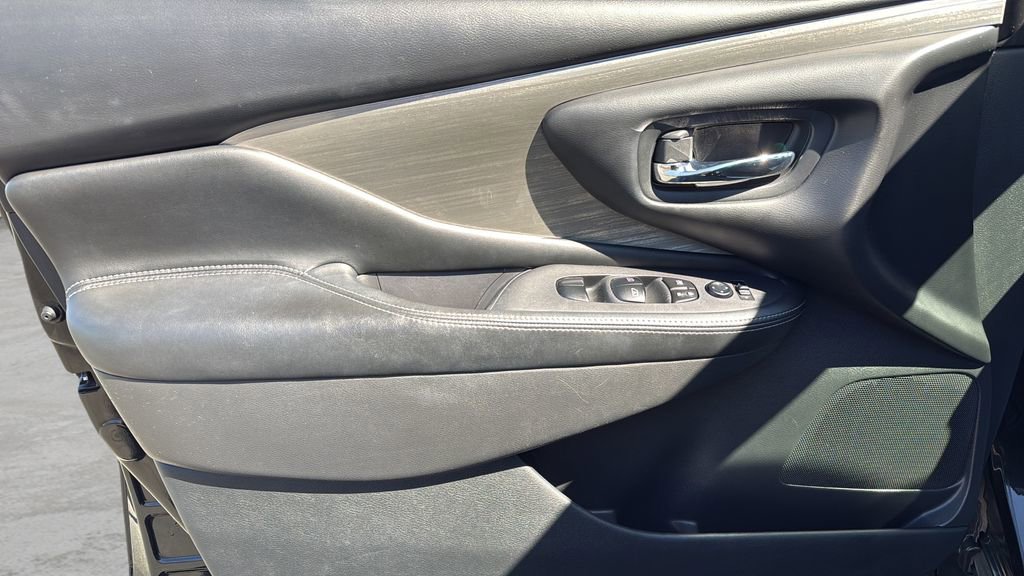 Used 2018 Nissan Murano SV w/ Cargo Package AWD/4WD image 23