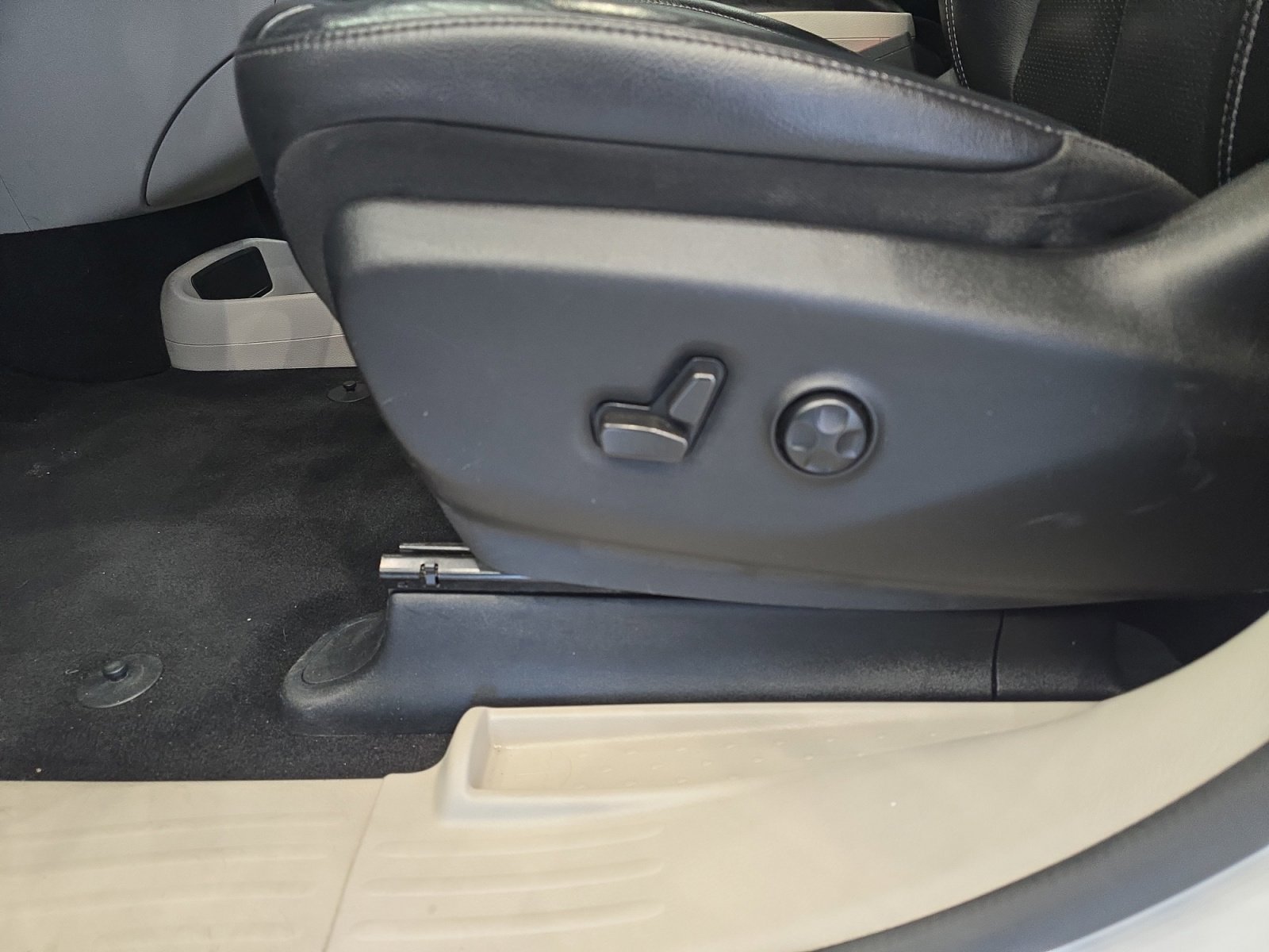 Used 2022 Chrysler Pacifica Touring-L FWD image 15