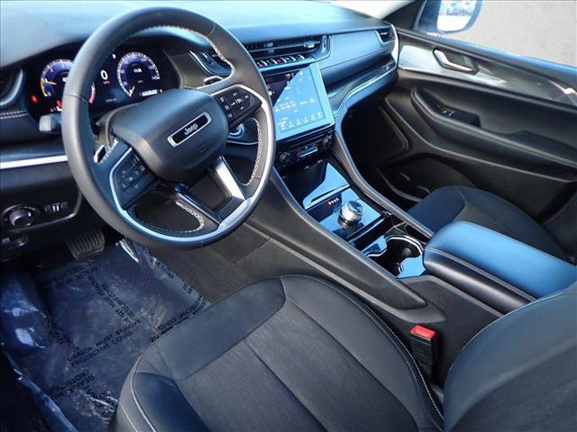 Used 2023 Jeep Grand Cherokee Laredo image 10