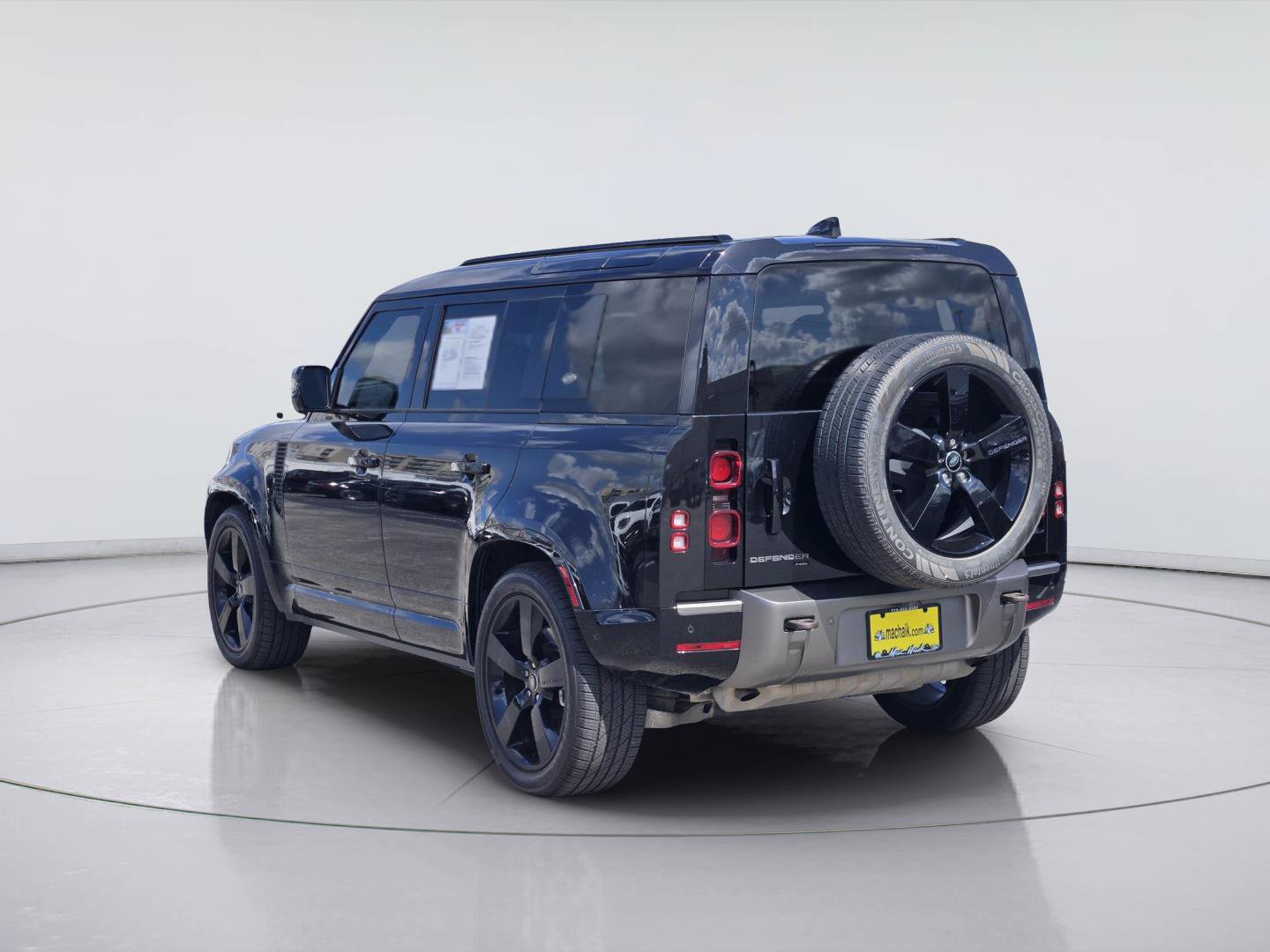 Used 2022 Land Rover Defender 110 X-Dynamic HSE AWD/4WD image 6