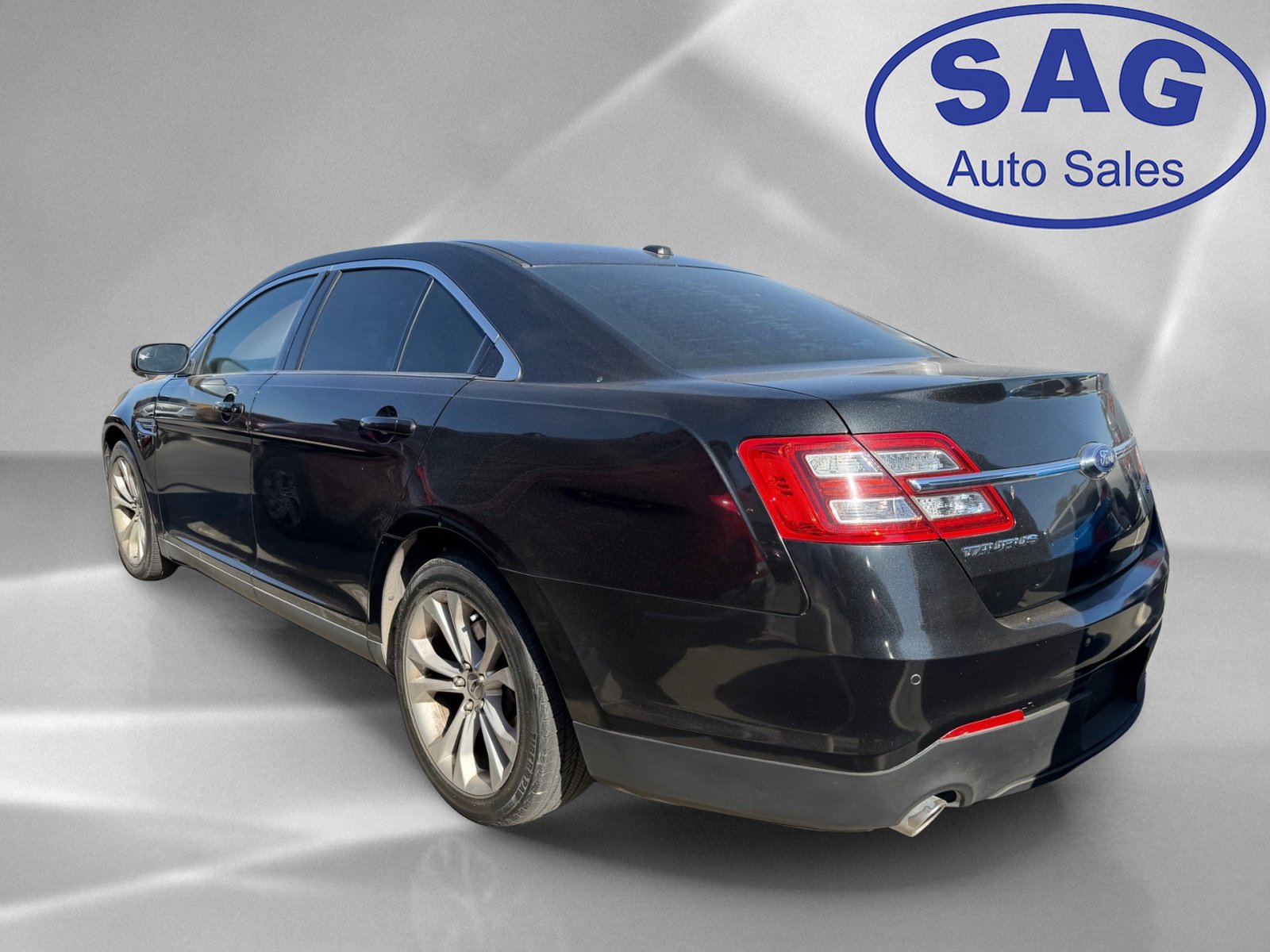 Used 2013 Ford Taurus SEL FWD image 4