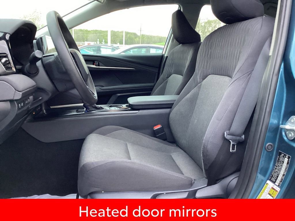 Used 2025 Toyota Camry SE FWD image 12