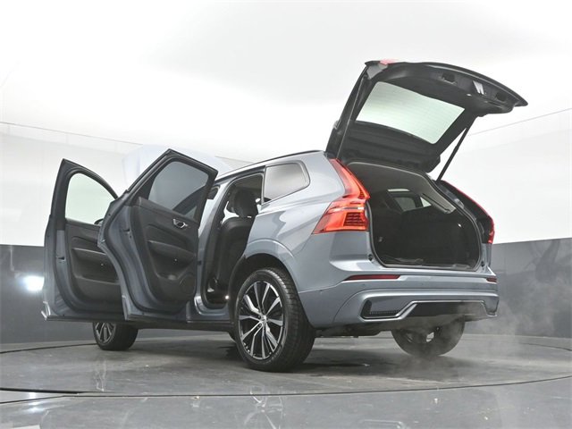 Used 2023 Volvo XC60 B5 Ultimate w/ Climate Package image 57