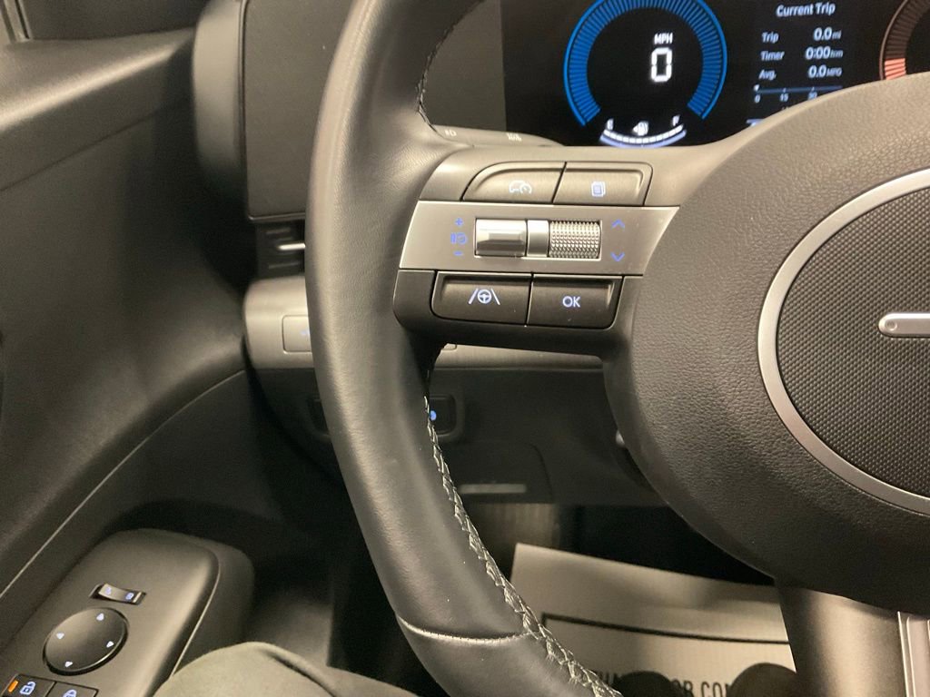 Used 2025 Hyundai Kona SEL image 22