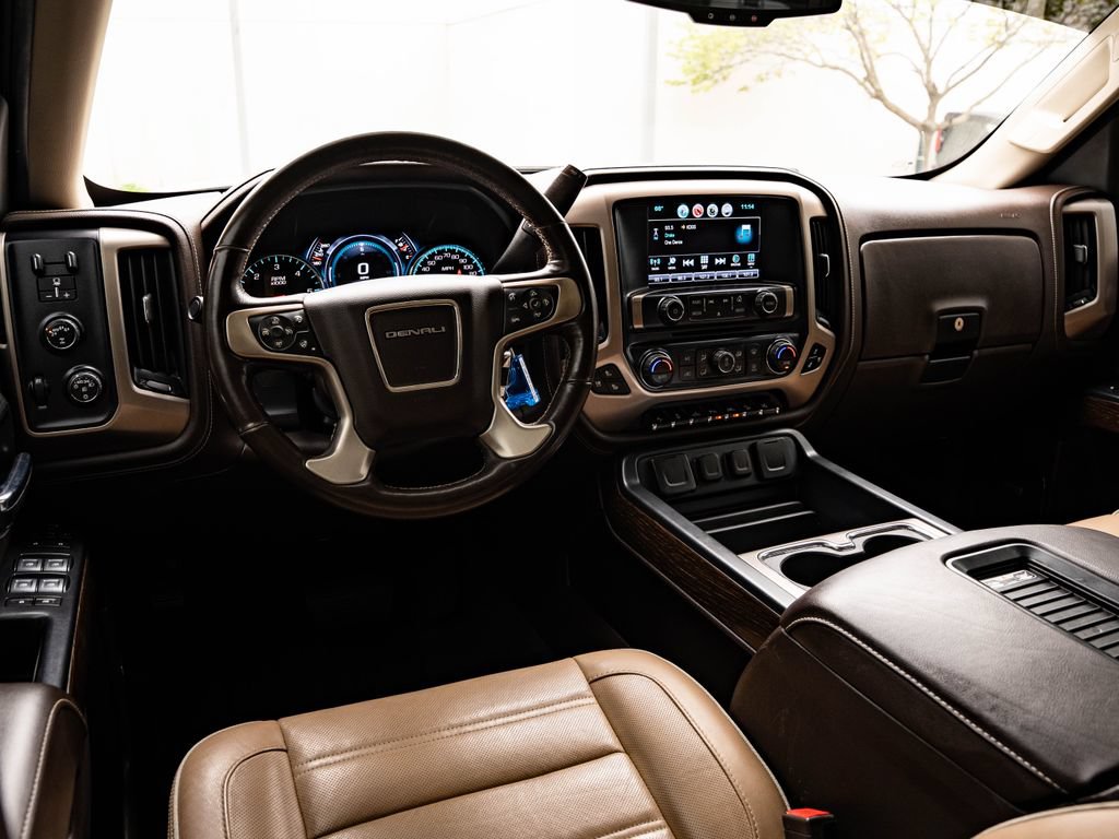 Used 2018 GMC Sierra 1500 Denali w/ Denali Ultimate Package AWD/4WD image 4