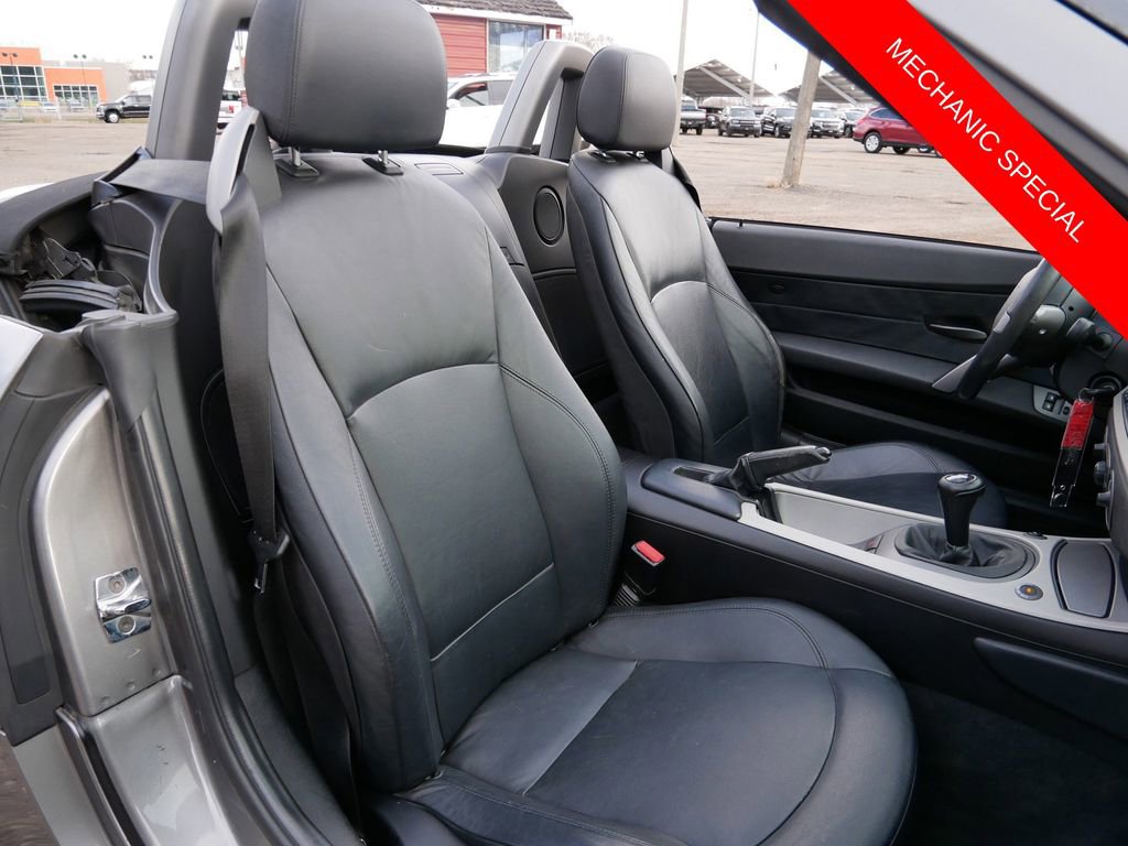 Used 2004 BMW Z4 2.5i RWD image 9