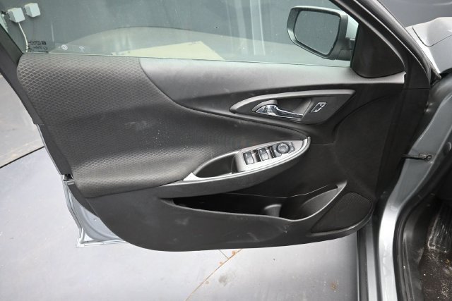 Used 2025 Chevrolet Malibu LT FWD image 13