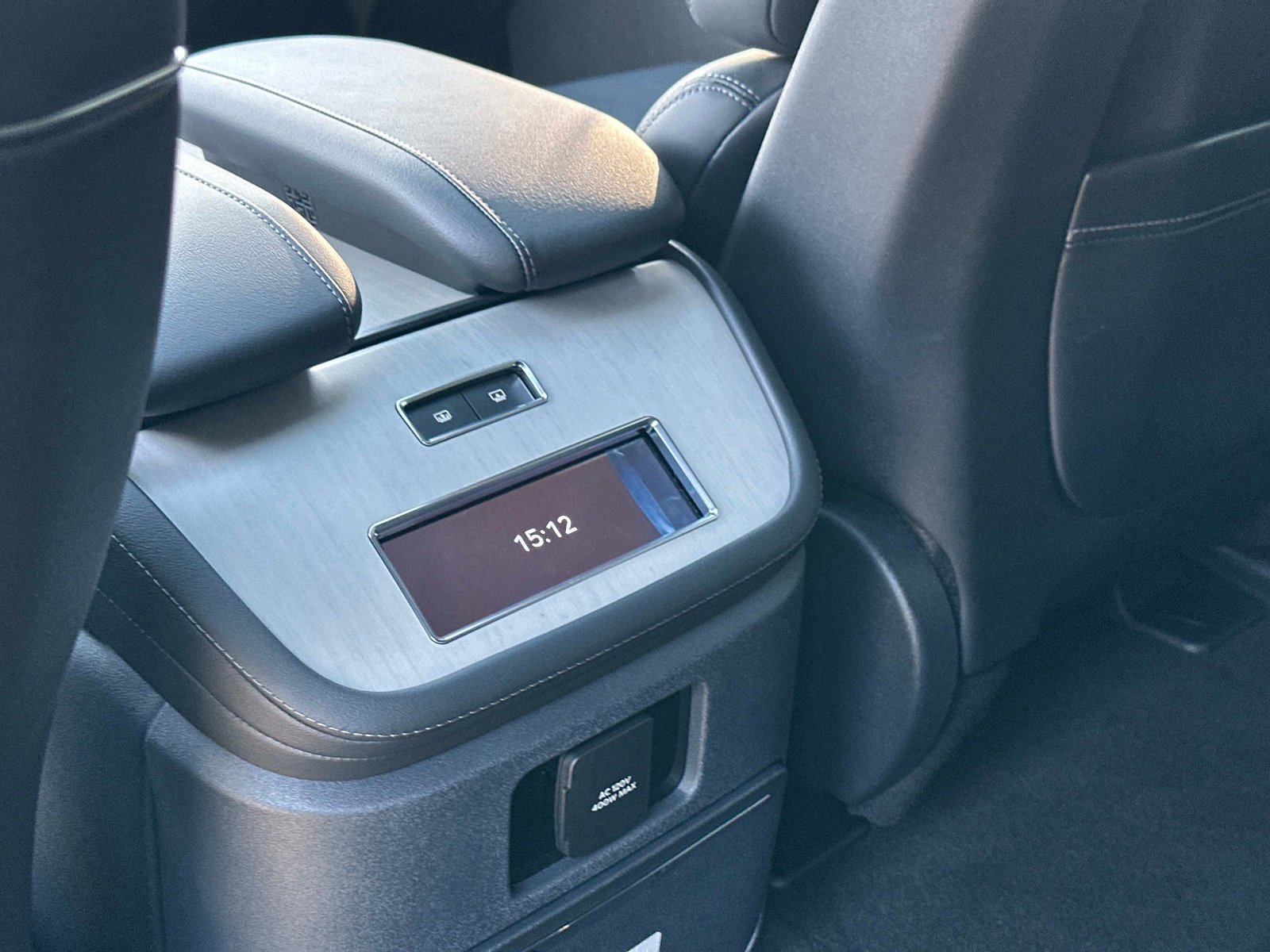 Used 2025 Lincoln Navigator Reserve w/ Jet Appearance Package image 16