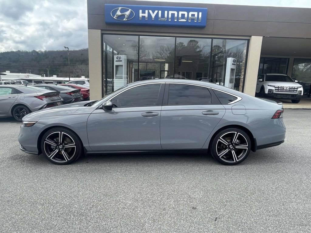 Used 2024 Honda Accord Sport image 2