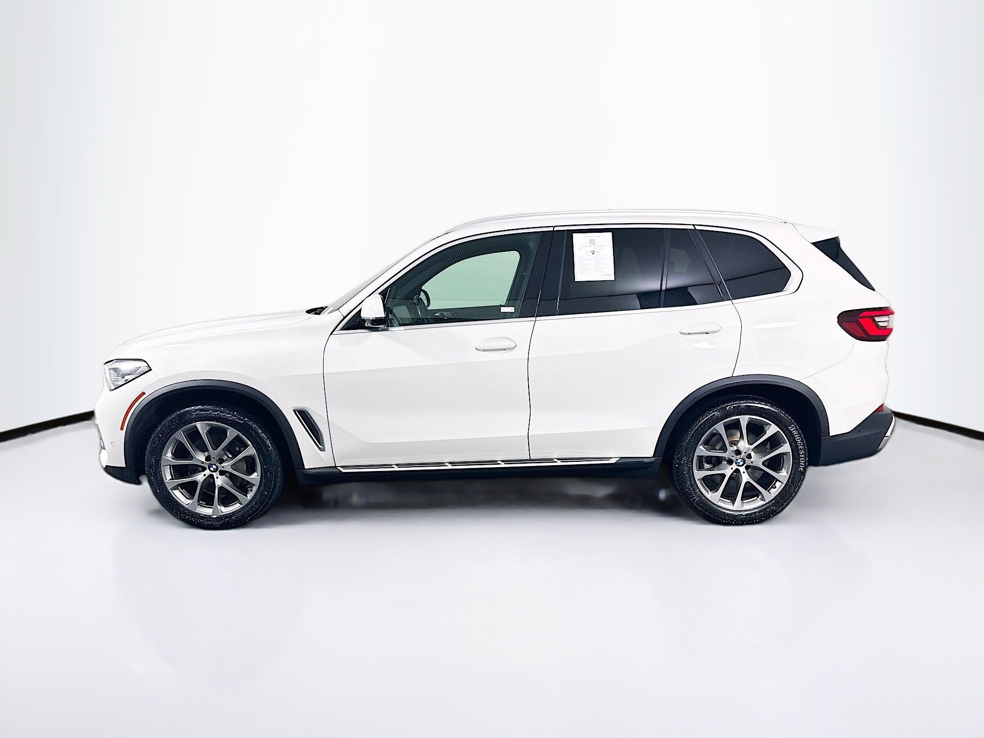 Used 2023 BMW X5 sDrive40i w/ Parking Assistance Package image 4