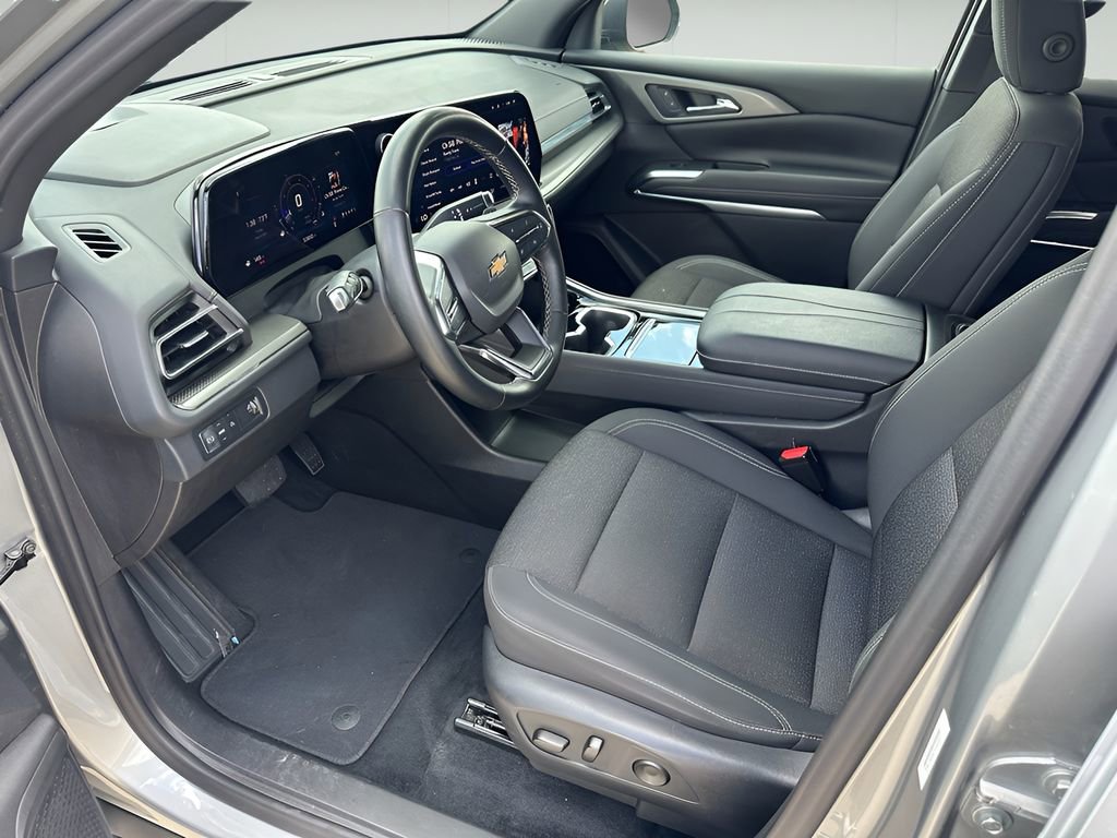 Used 2024 Chevrolet Traverse LT image 10