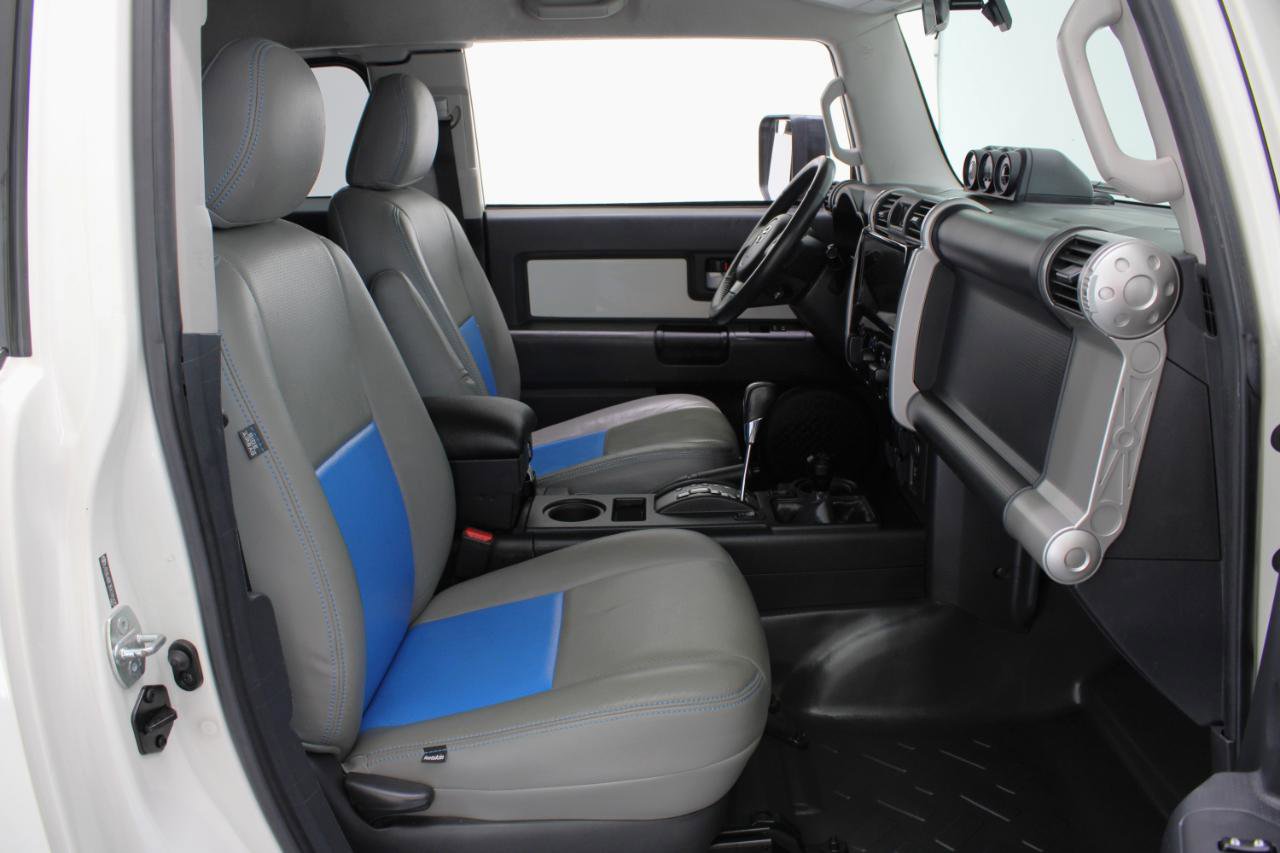 Used 2014 Toyota FJ Cruiser 4WD w/ Upgrade Package image 43