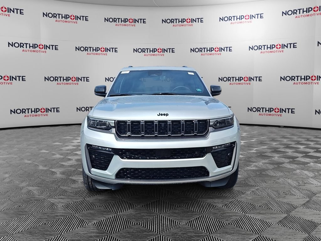 Used 2026 Jeep Grand Cherokee Limited AWD/4WD image 8