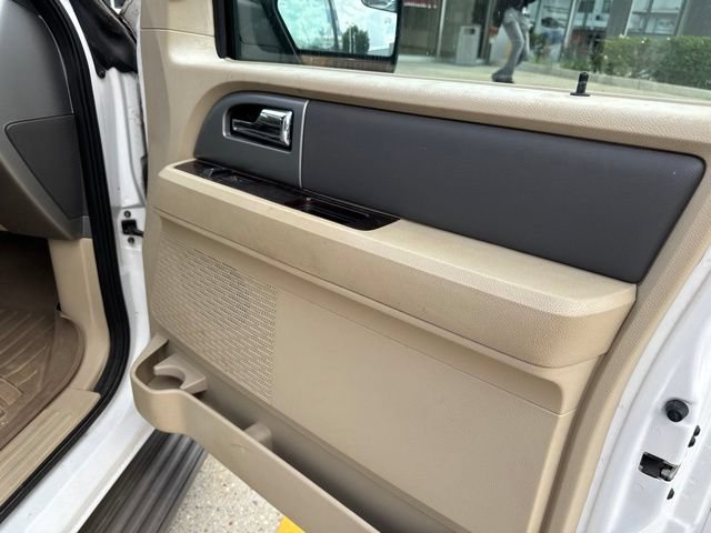 Used 2014 Ford Expedition EL XLT w/ Equipment Group 202A RWD image 16