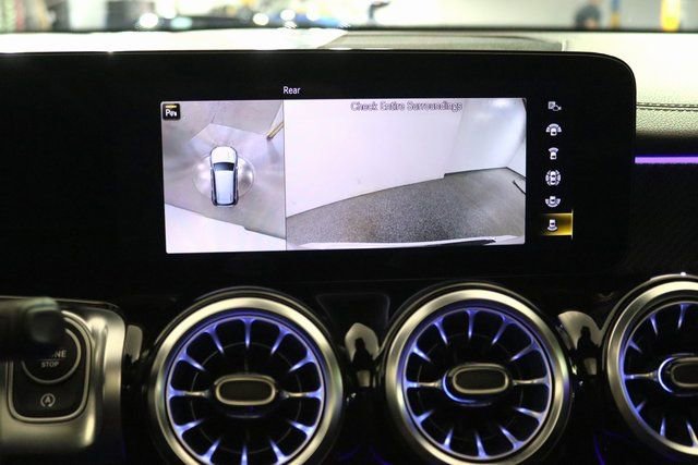 Used 2023 Mercedes-Benz GLB 250 4MATIC image 29