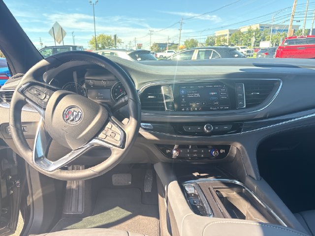 Used 2023 Buick Enclave Essence w/ Experience Buick Package AWD/4WD image 15