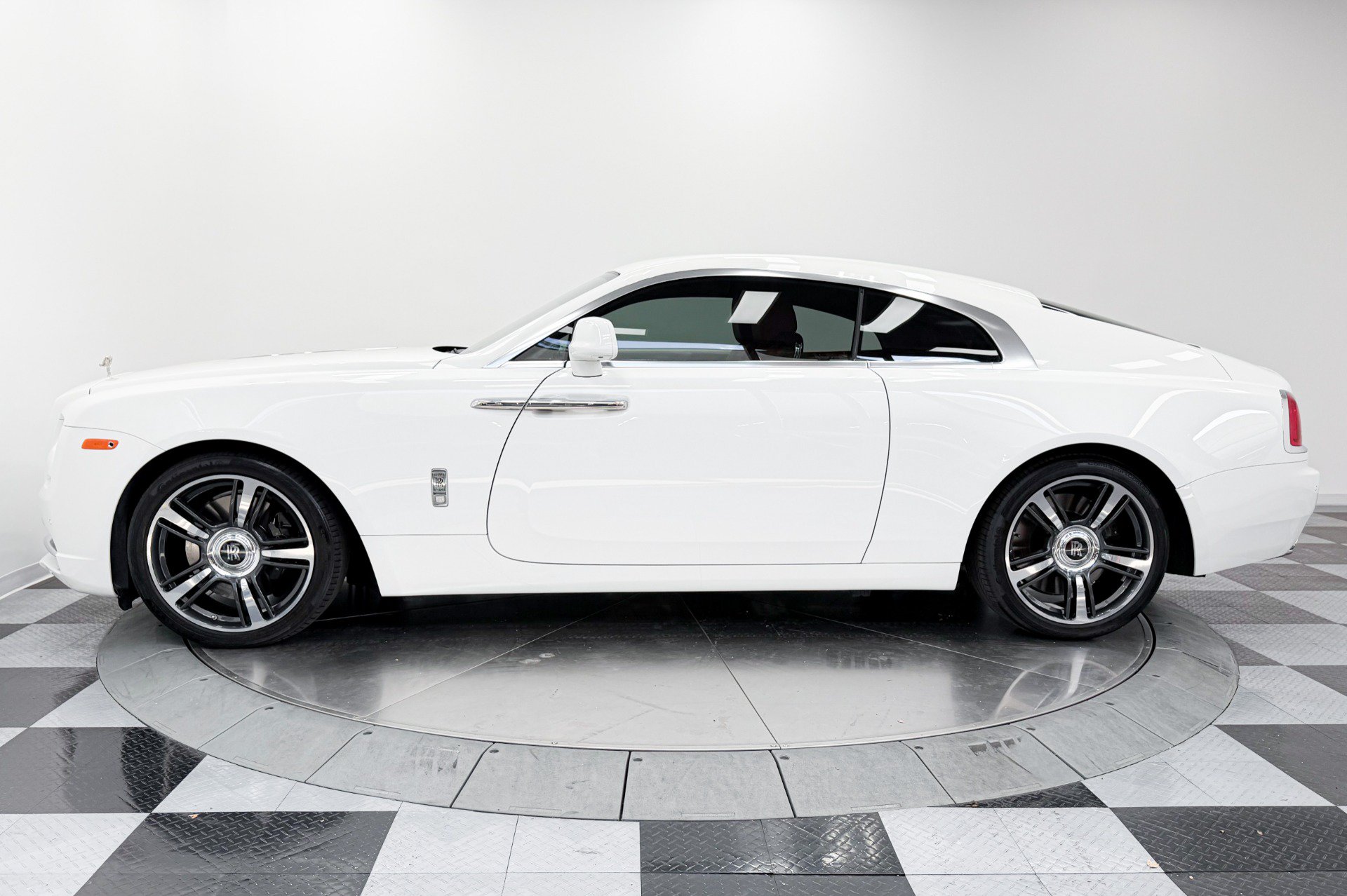 Used 2019 Rolls-Royce Wraith RWD image 6