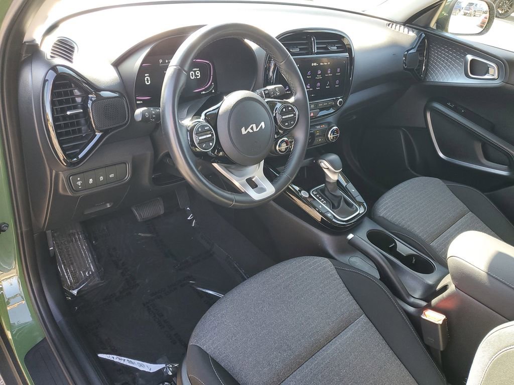 Used 2023 Kia Soul EX image 6