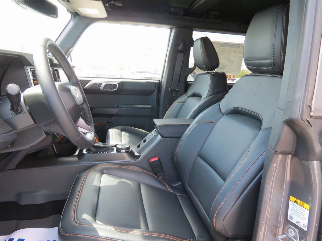 Used 2024 Ford Bronco Badlands image 12