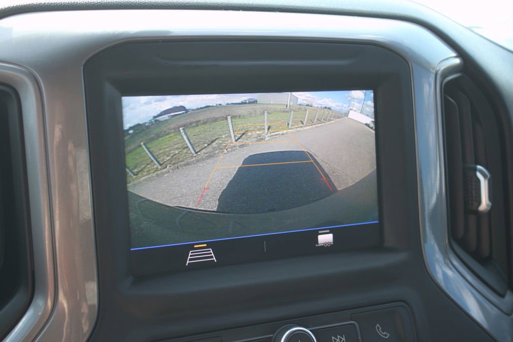 Used 2020 Chevrolet Silverado 1500 Custom w/ Custom Value Package image 16