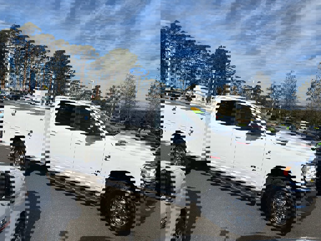 Used 2022 RAM 3500 Big Horn image 22